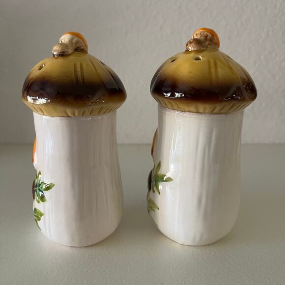 Vintage Merry Mushroom Sears Roebuck Shakers Japan - Picture 4 of 6